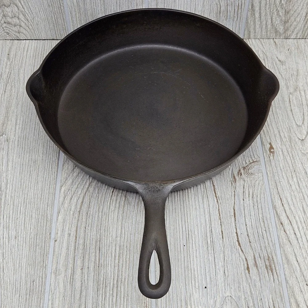 Vintage Lodge 3 Notch Cast Iron Skillet 8 D Heat Ring 10.5 Inch Pan Dual Spout